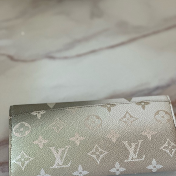 Authentic Louis Vuitton On The Go MM Sunset Kaki. 🌸👜 - Picture 13 of 13